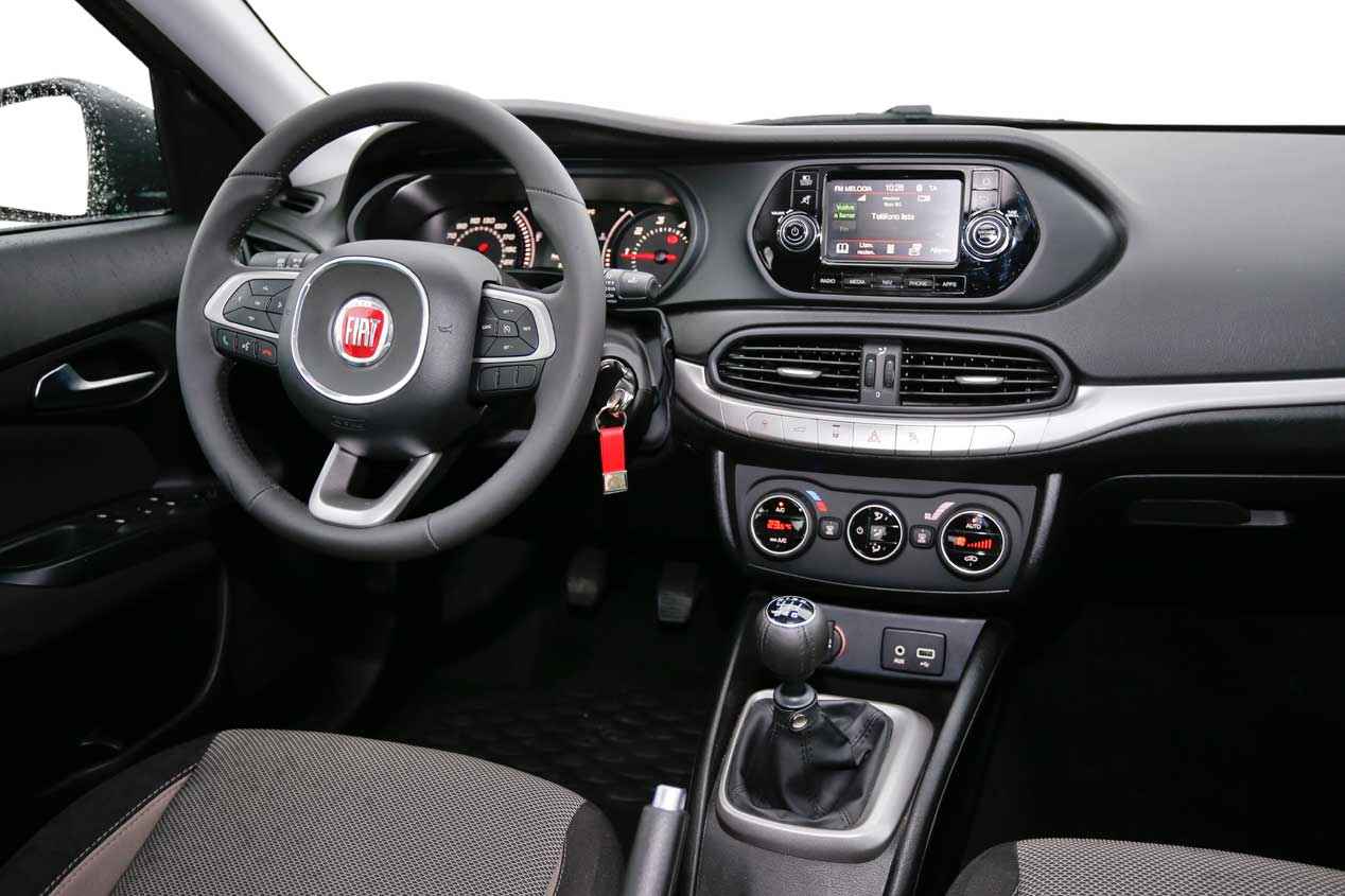 Citroën C-Elysée, Fiat Tipo y Skoda Rapid, ¿cuál es mejor?