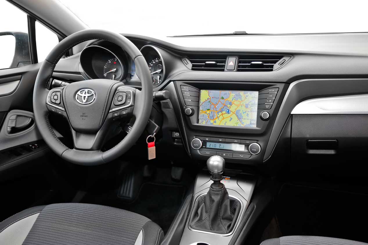 Prueba del Toyota Avensis 150D