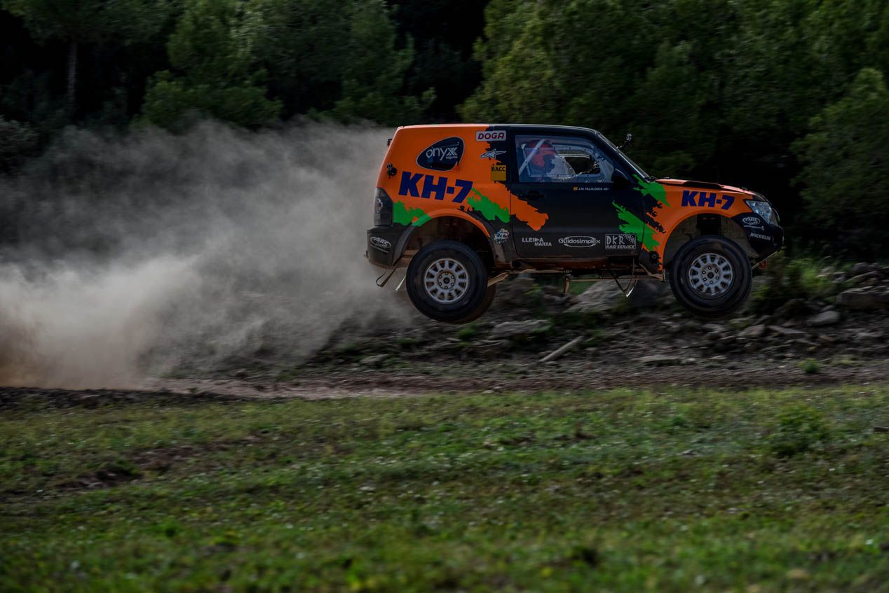 Isidre Esteve vuelve al Dakar 2017 con un Mitsubishi Montero