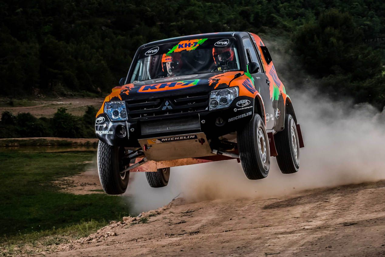Isidre Esteve vuelve al Dakar 2017 con un Mitsubishi Montero