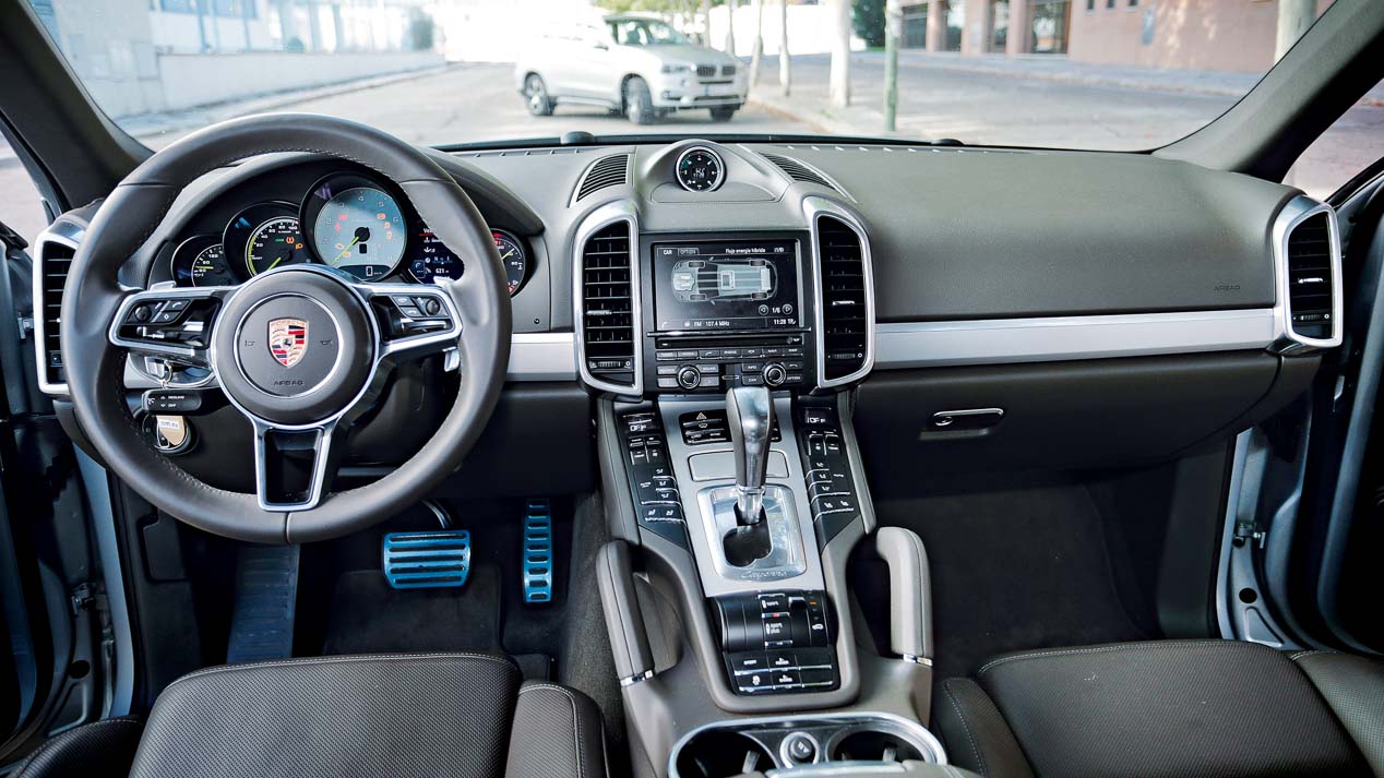 BMW X5 xDrive40e y Porsche Cayenne S E-Hybrid, híbridos enchufables