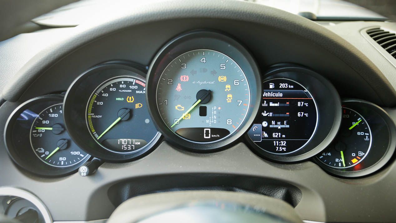 BMW X5 xDrive40e y Porsche Cayenne S E-Hybrid, híbridos enchufables
