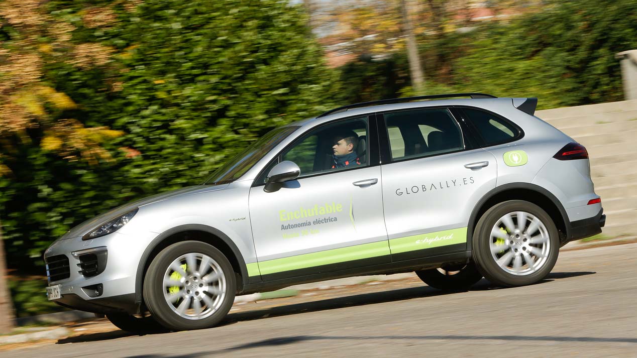 BMW X5 xDrive40e y Porsche Cayenne S E-Hybrid, híbridos enchufables