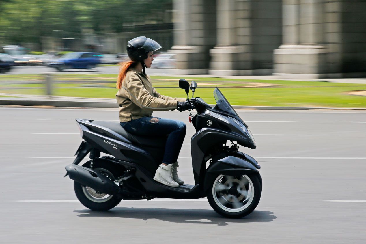 Sortea el atasco con tu carné de coche: nuevas Yamaha N-Max y Tricity