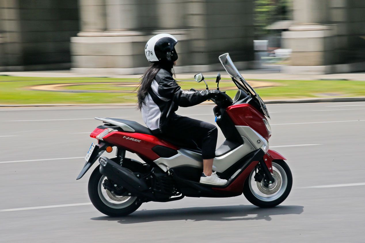 Sortea el atasco con tu carné de coche: nuevas Yamaha N-Max y Tricity