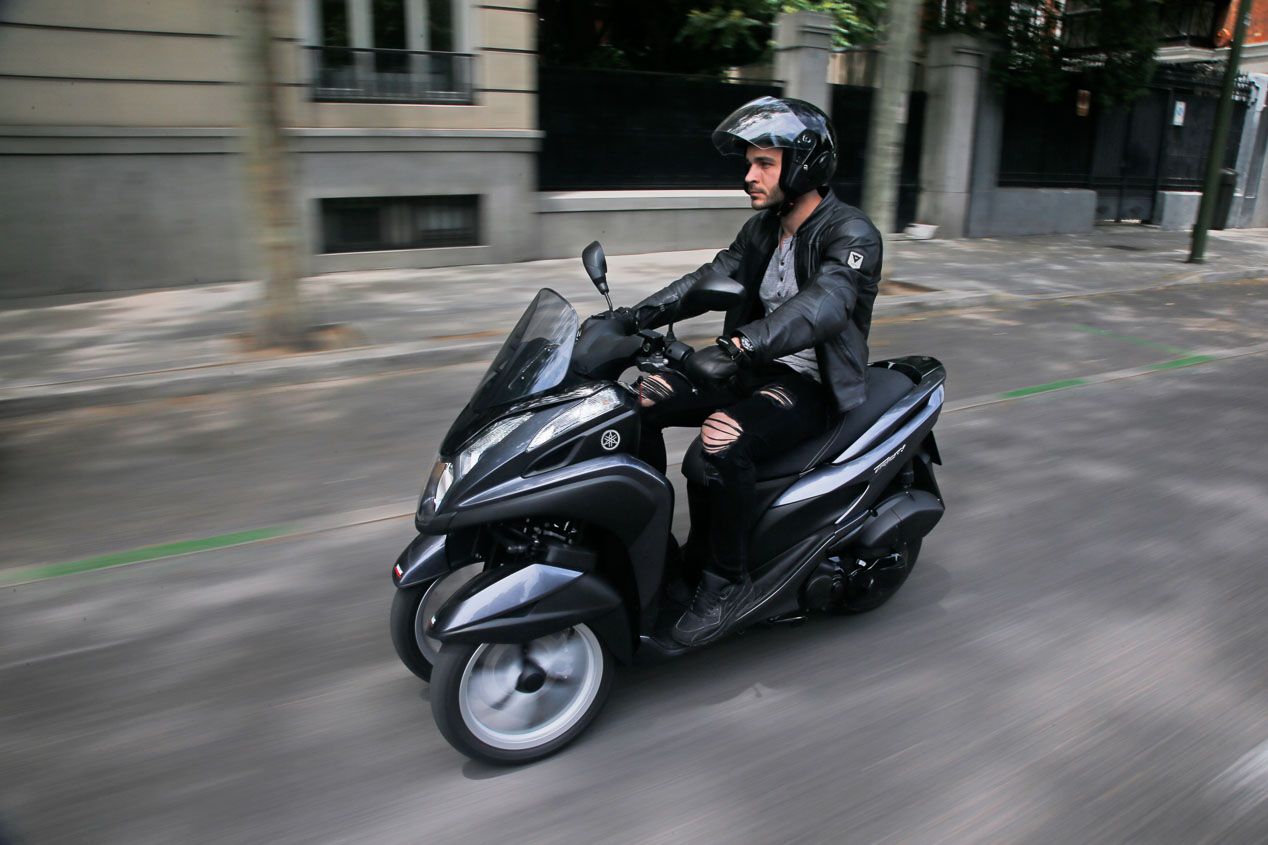 Sortea el atasco con tu carné de coche: nuevas Yamaha N-Max y Tricity