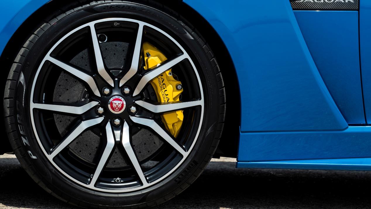 Jaguar F-Type SVR