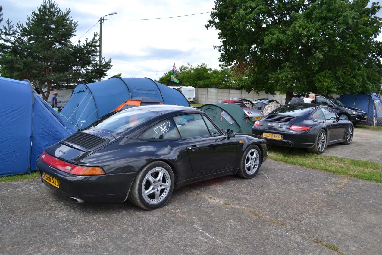 24 Horas de Le Mans: viajar en un coche deportivo y dormir en una tienda de campaña