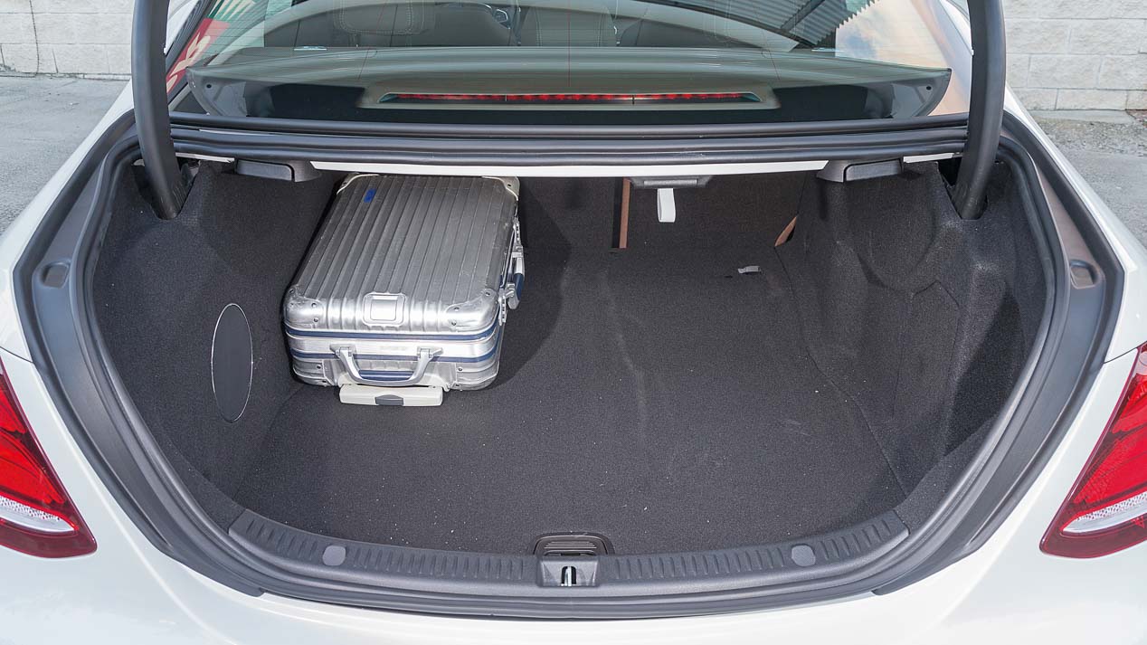 Mercedes E 220 d, punto de referencia entre sus rivales