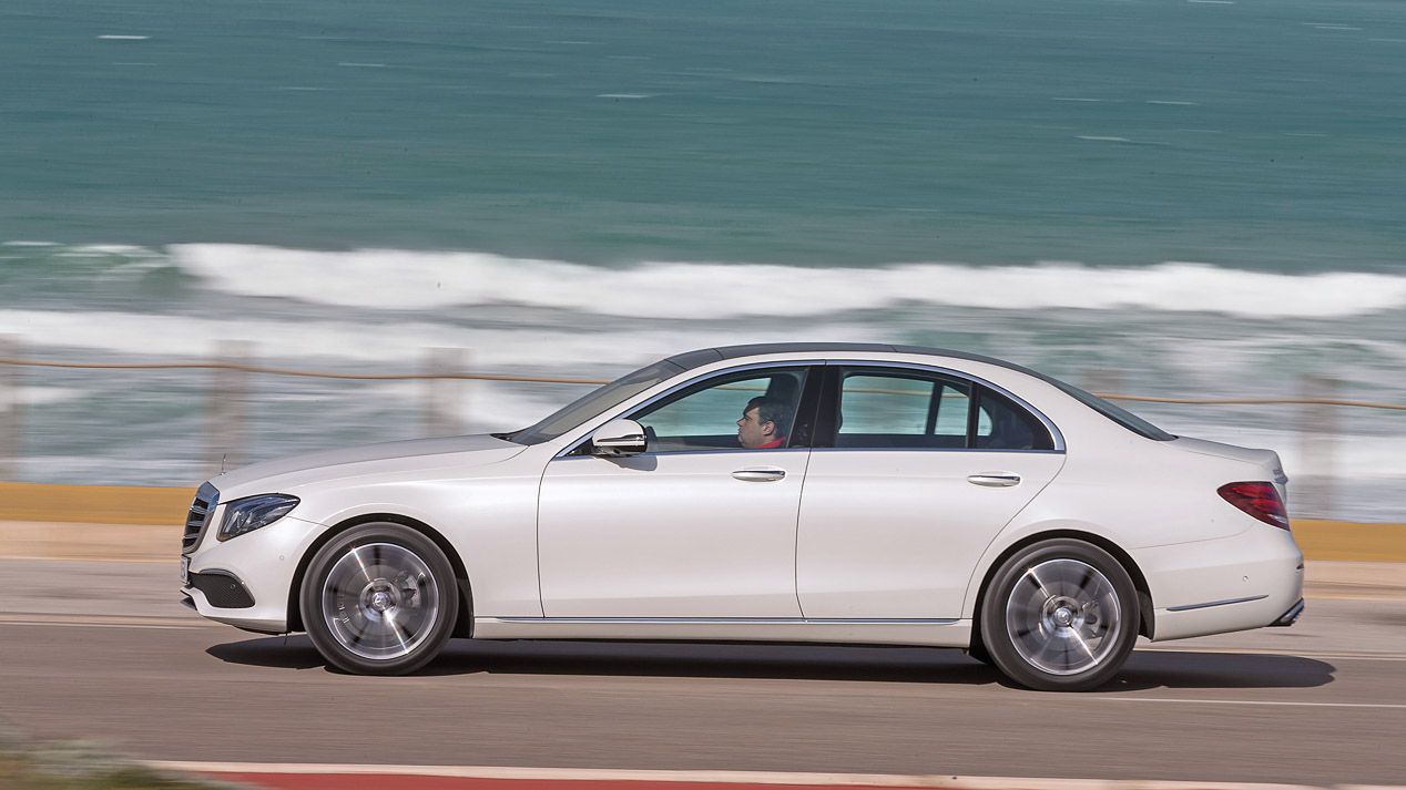 Mercedes E 220 d, punto de referencia entre sus rivales