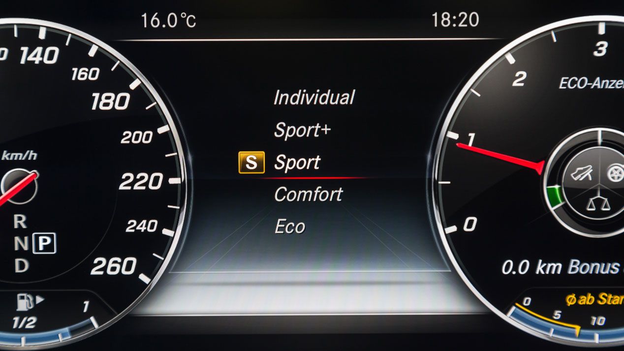 Mercedes E 220 d, punto de referencia entre sus rivales