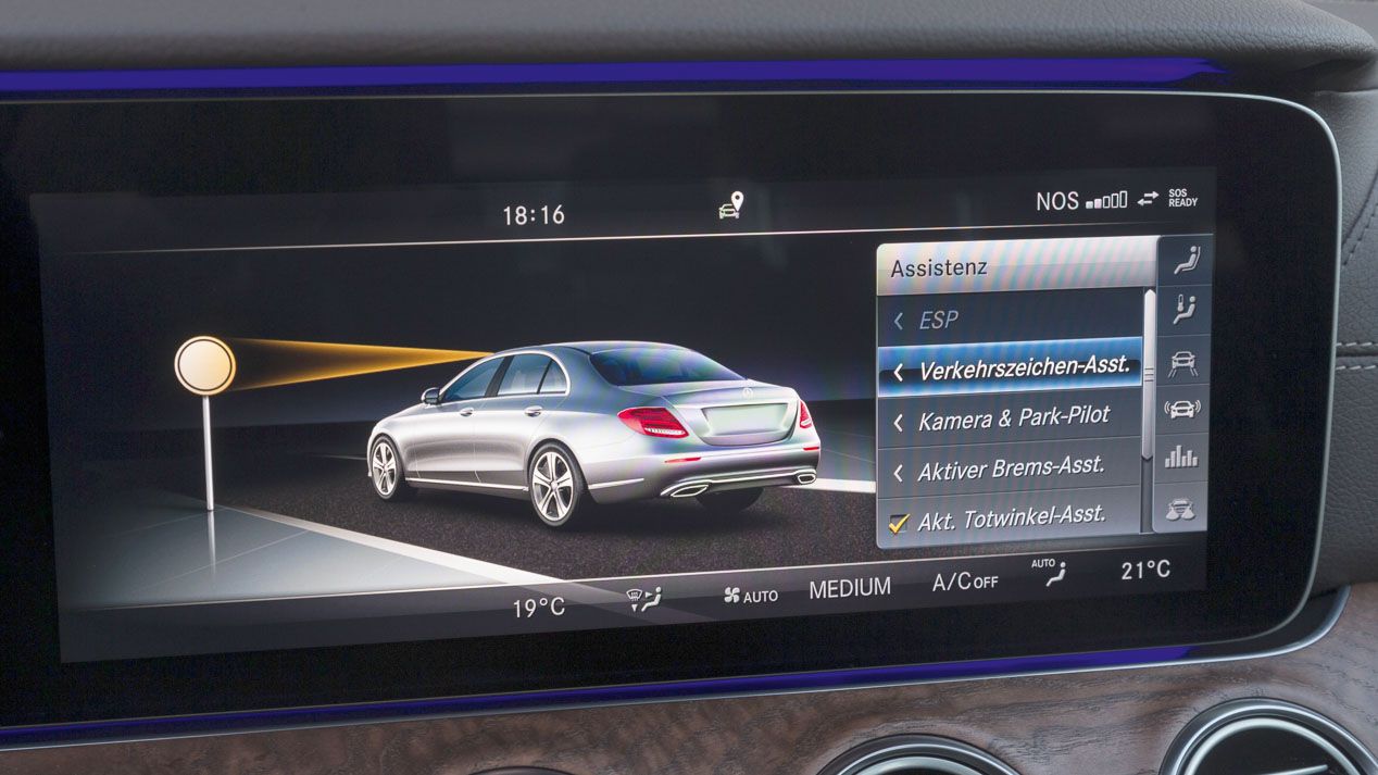 Mercedes E 220 d, punto de referencia entre sus rivales