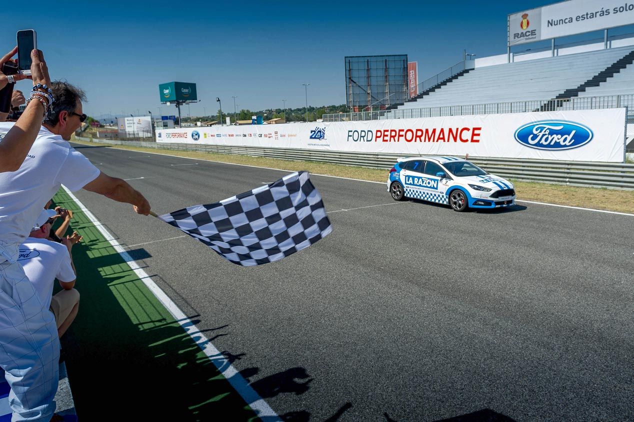 24 Horas de Ford: Autopista.es repite en la carrera solidaria