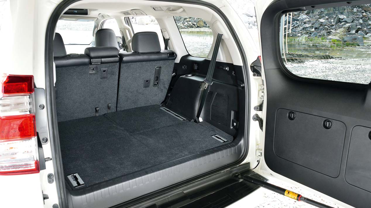 Probamos el Toyota Land Cruiser 180D automático: un tipo muy duro