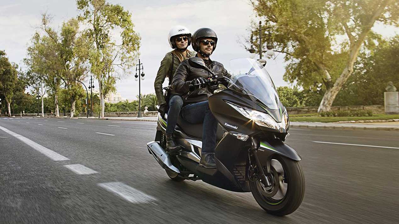 Nueva Kawasaki J125: sortea el atasco