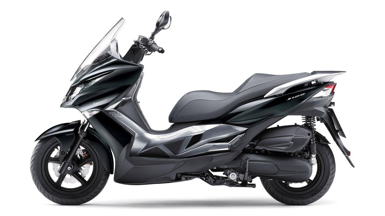 Nueva Kawasaki J125: sortea el atasco