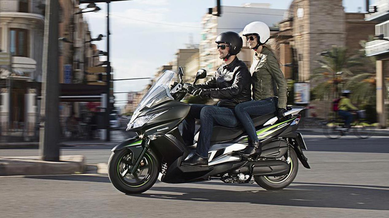 Nueva Kawasaki J125: sortea el atasco