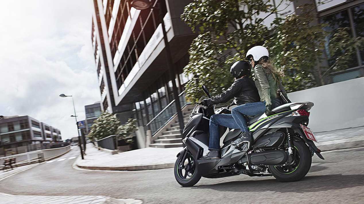 Nueva Kawasaki J125: sortea el atasco