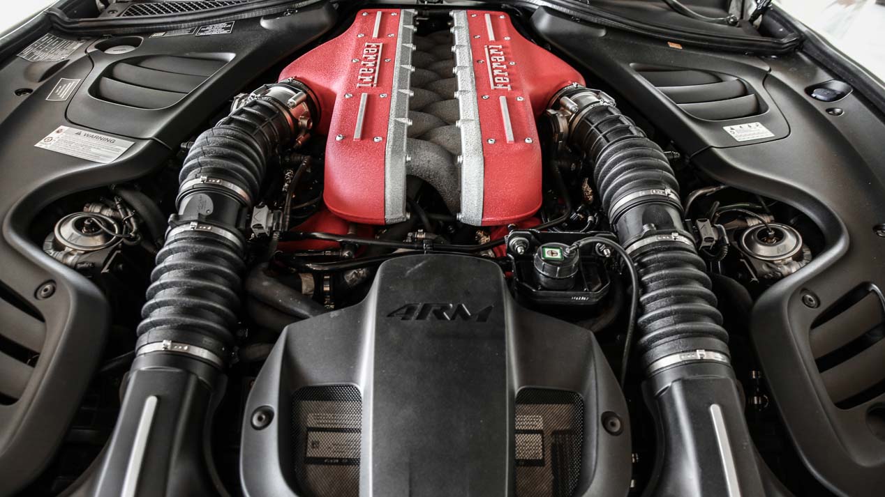 Nos subimos al nuevo Ferrari GTC4 Lusso: ¡brutal!