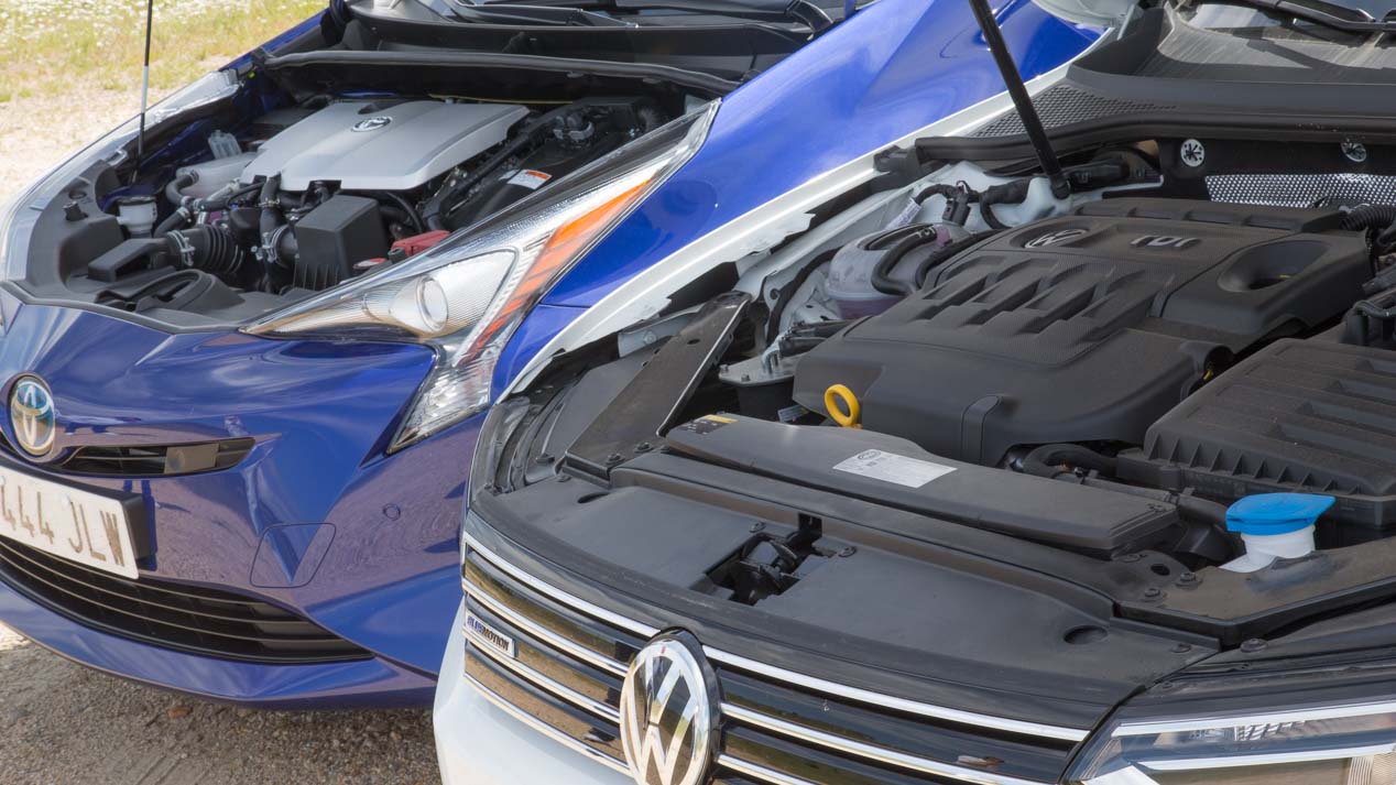 Comparativa: Toyota Prius vs Volkswagen Passat 1.6 TDI BlueMotion