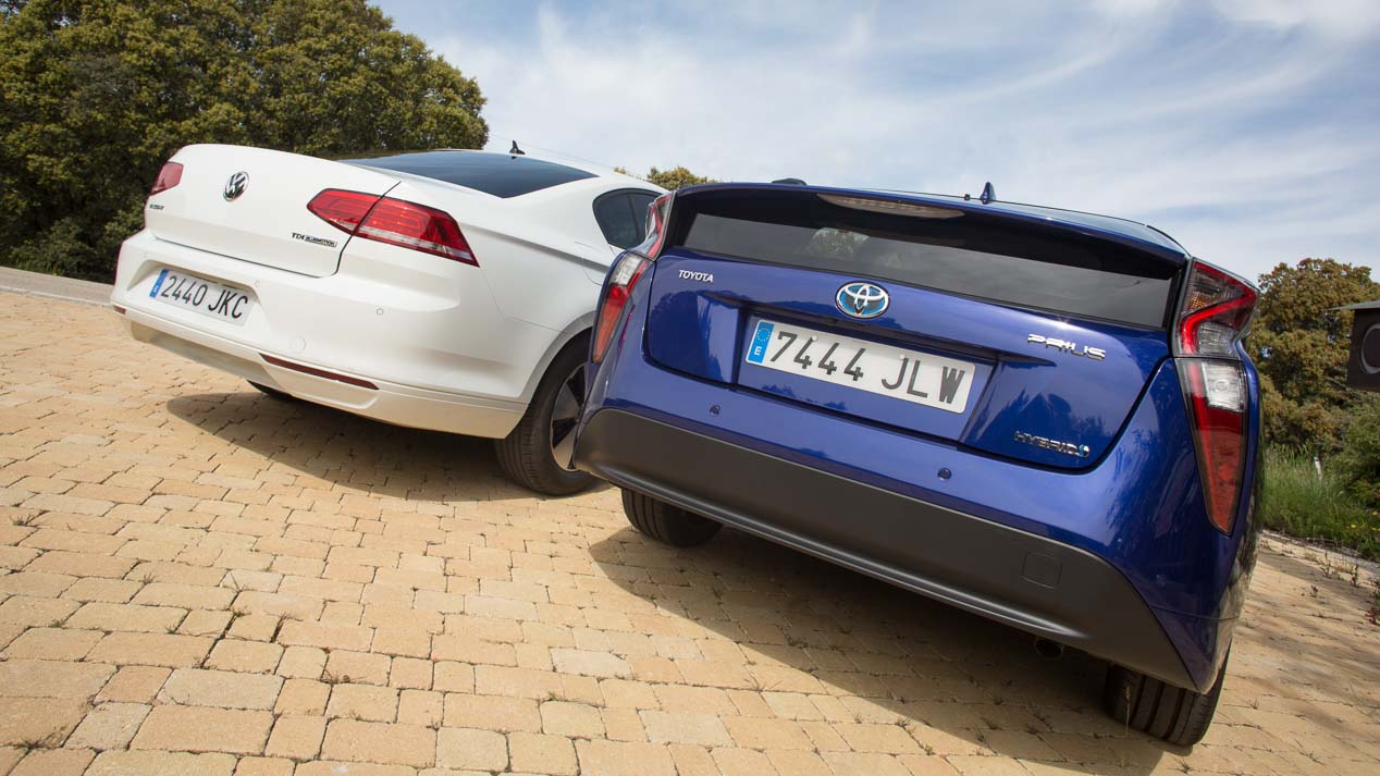 Comparativa: Toyota Prius vs Volkswagen Passat 1.6 TDI BlueMotion