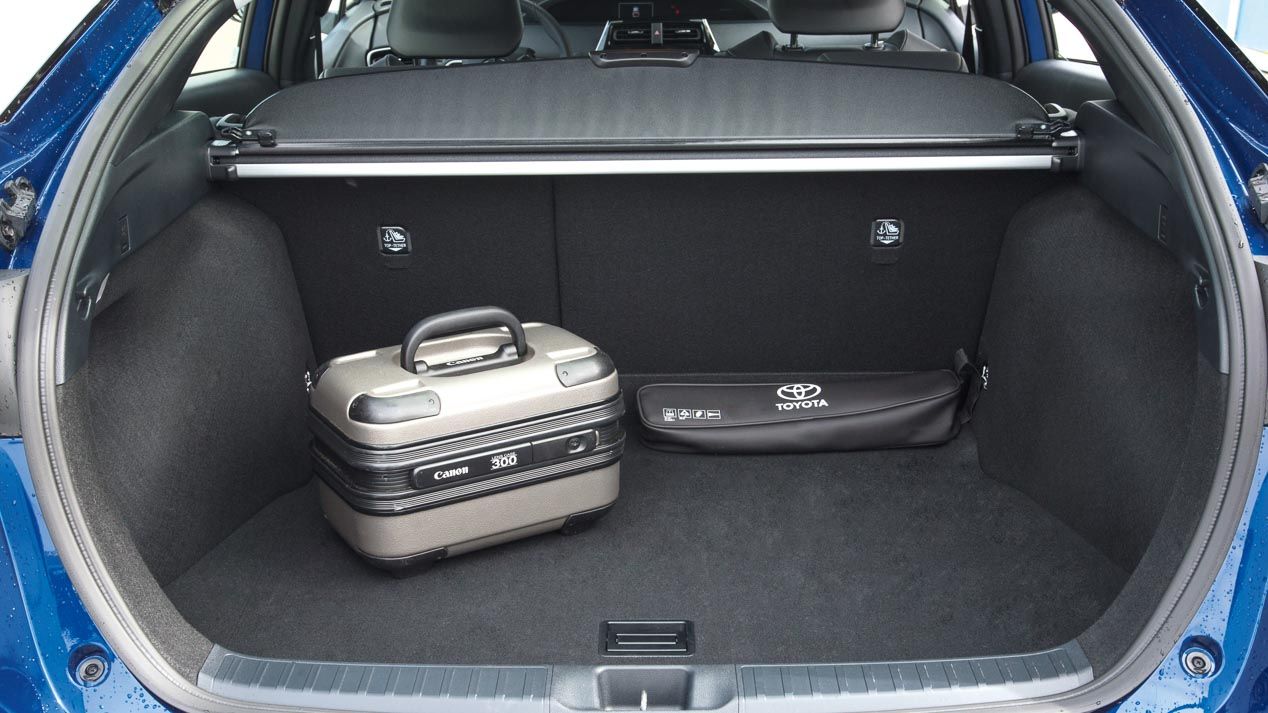 Comparativa: Toyota Prius vs Volkswagen Passat 1.6 TDI BlueMotion