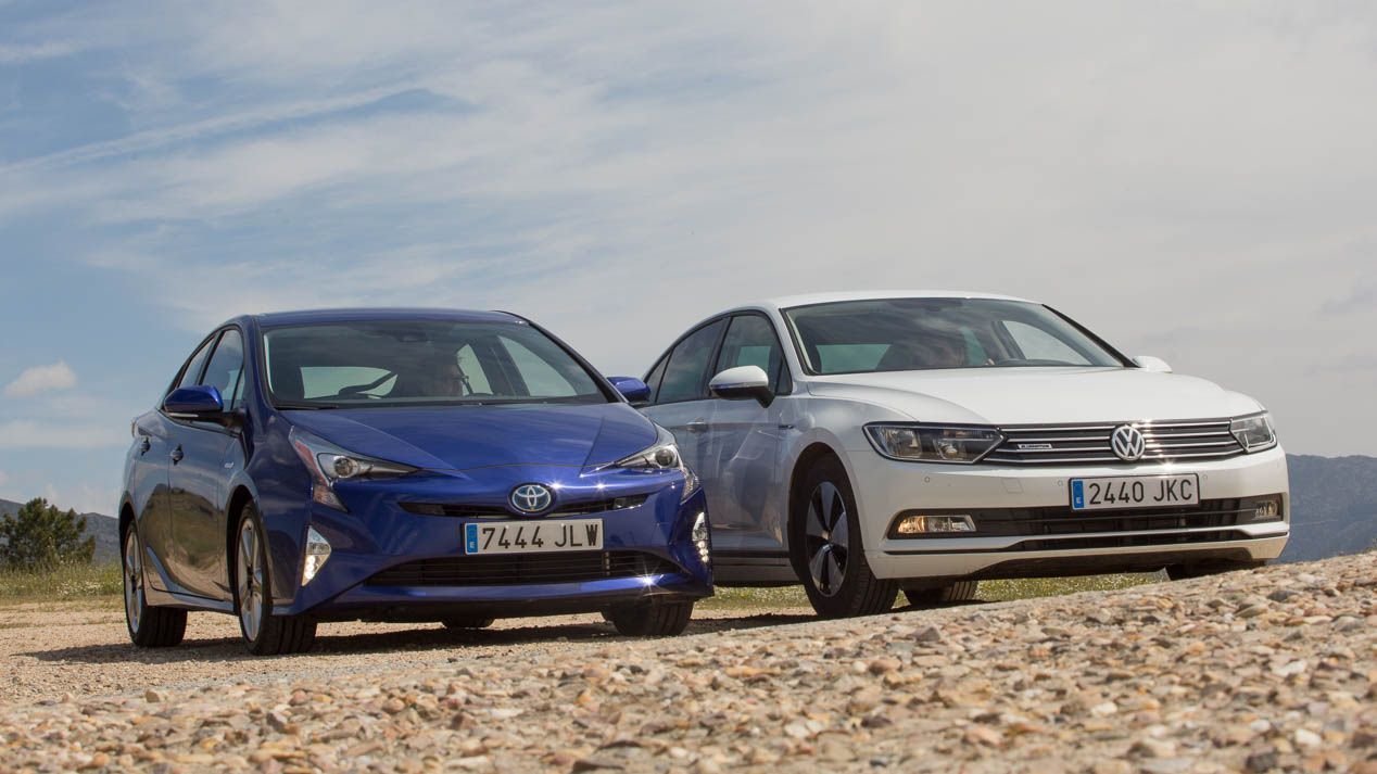Comparativa: Toyota Prius vs Volkswagen Passat 1.6 TDI BlueMotion