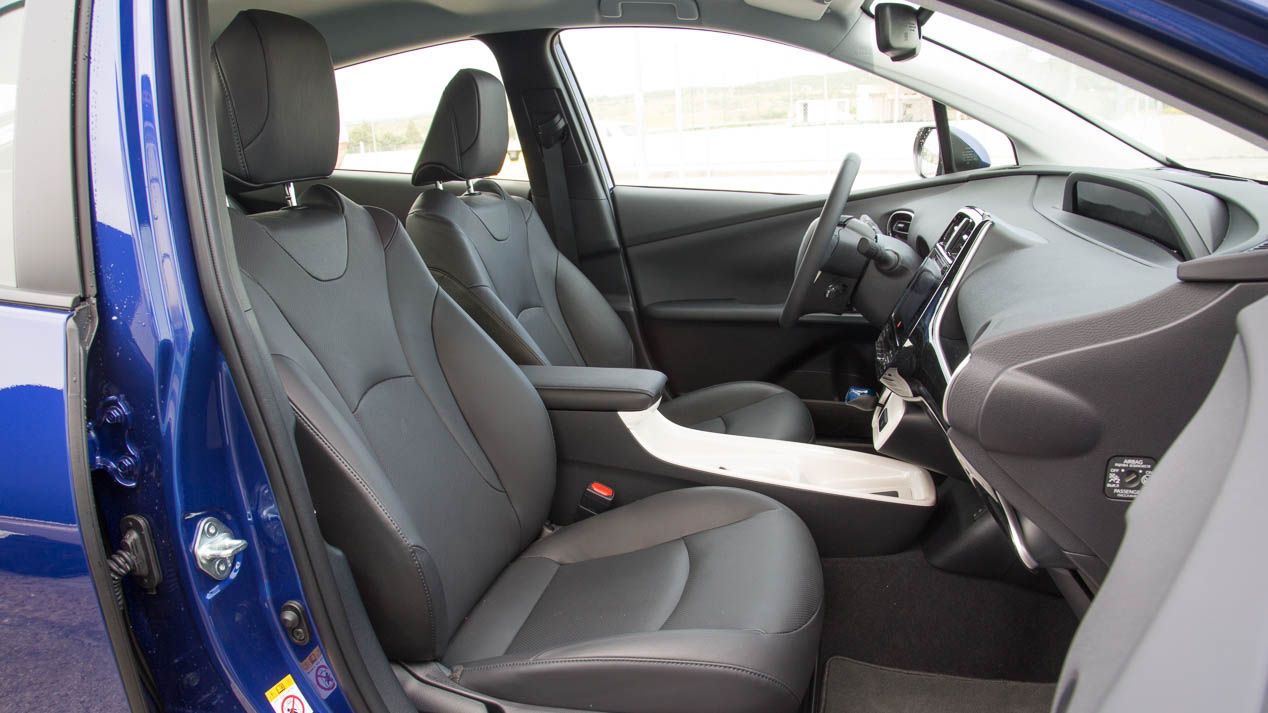 Comparativa: Toyota Prius vs Volkswagen Passat 1.6 TDI BlueMotion