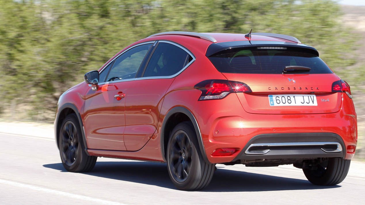DS4 - Infiniti Q30, carácter Premium