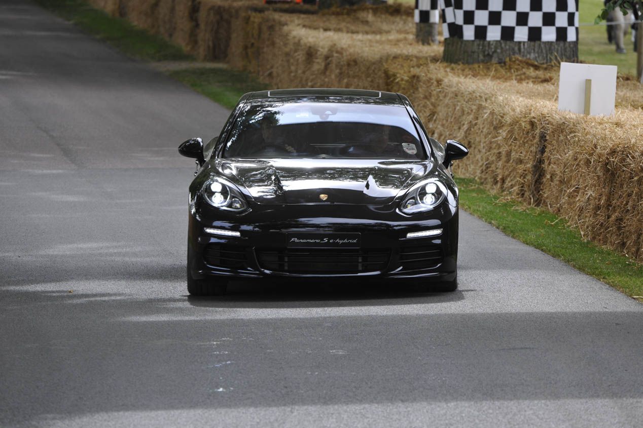 Porsche, con sistema de propulsión híbrido llegado de la competición
