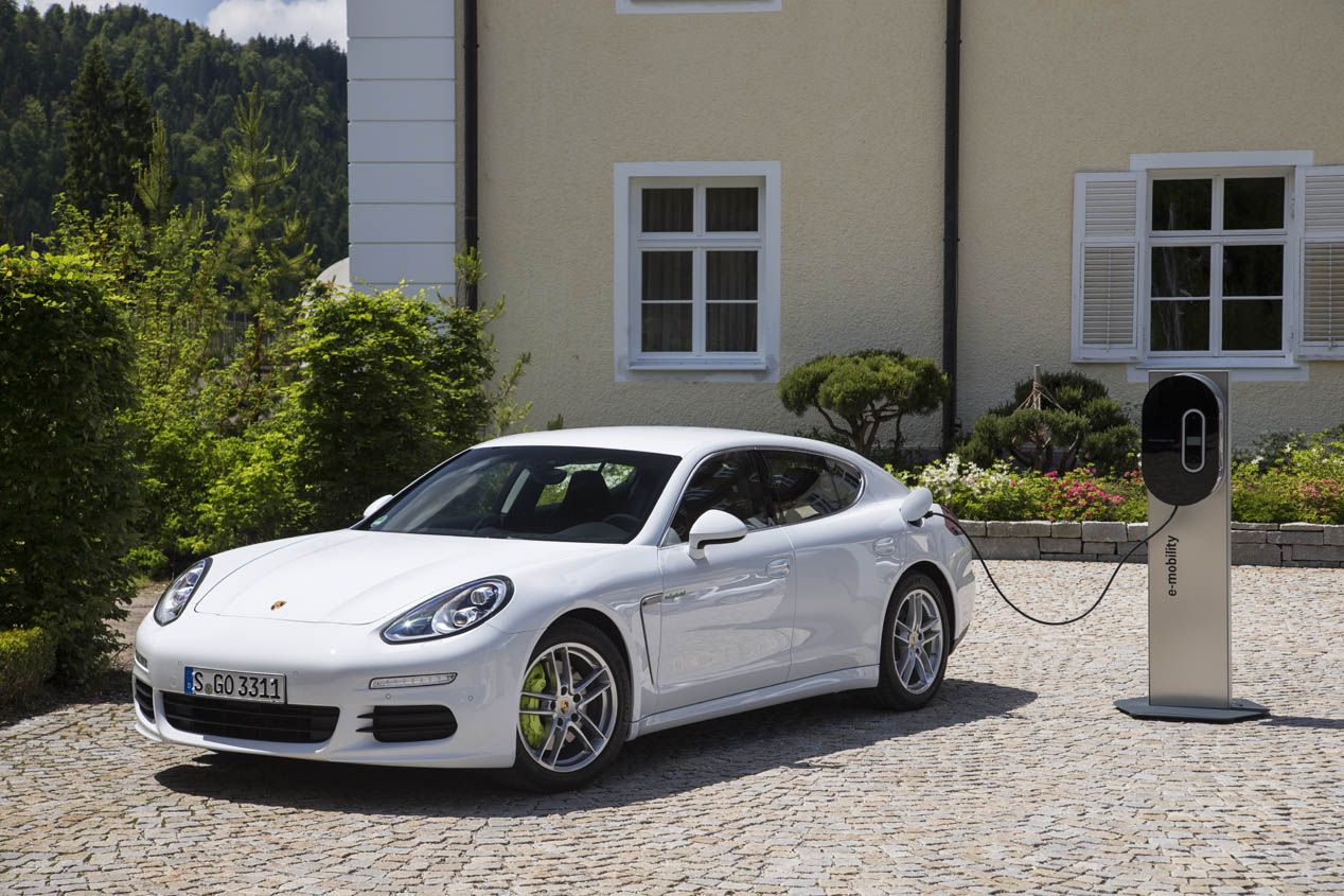 Porsche, con sistema de propulsión híbrido llegado de la competición