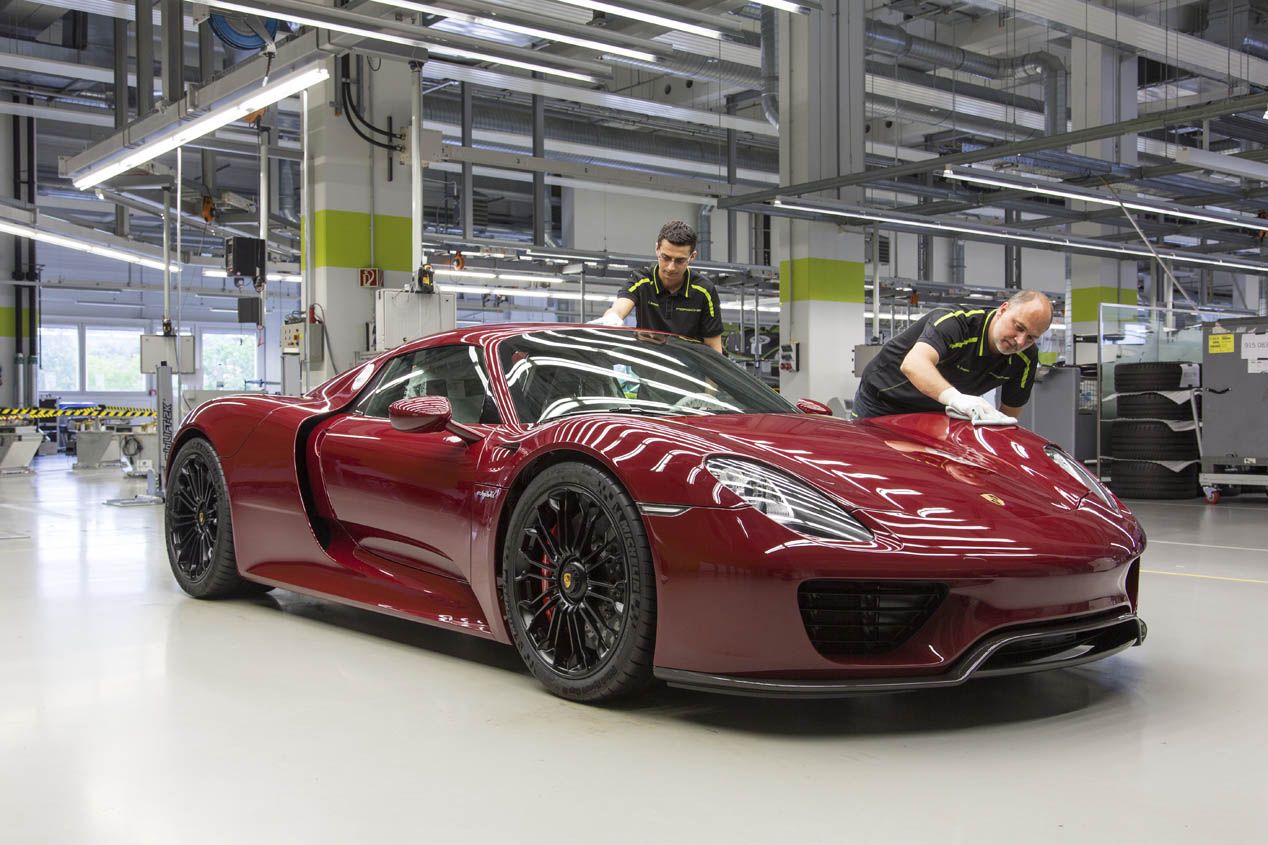 Porsche, con sistema de propulsión híbrido llegado de la competición