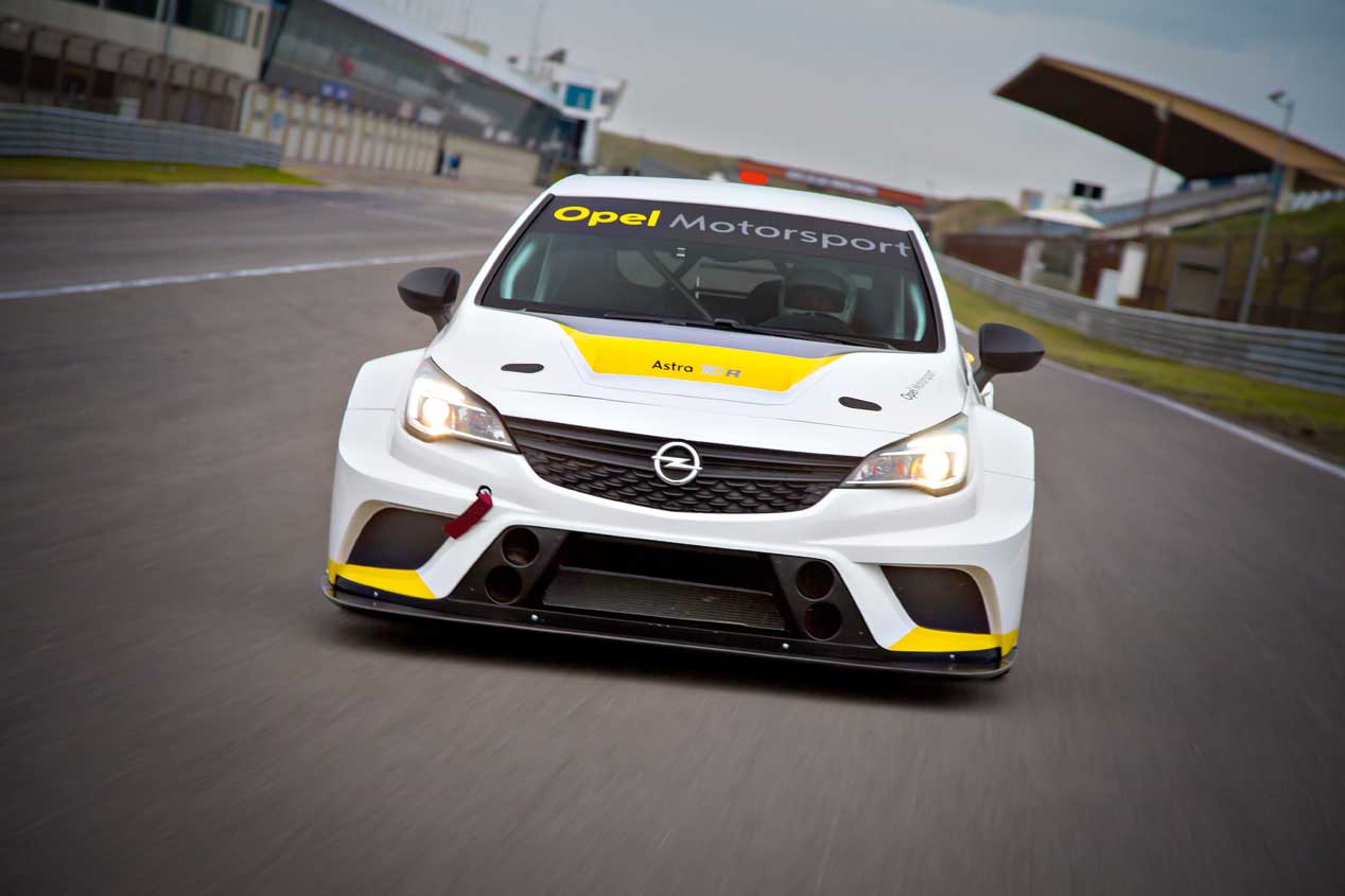 Opel Astra TCR: al volante del Astra más bestia