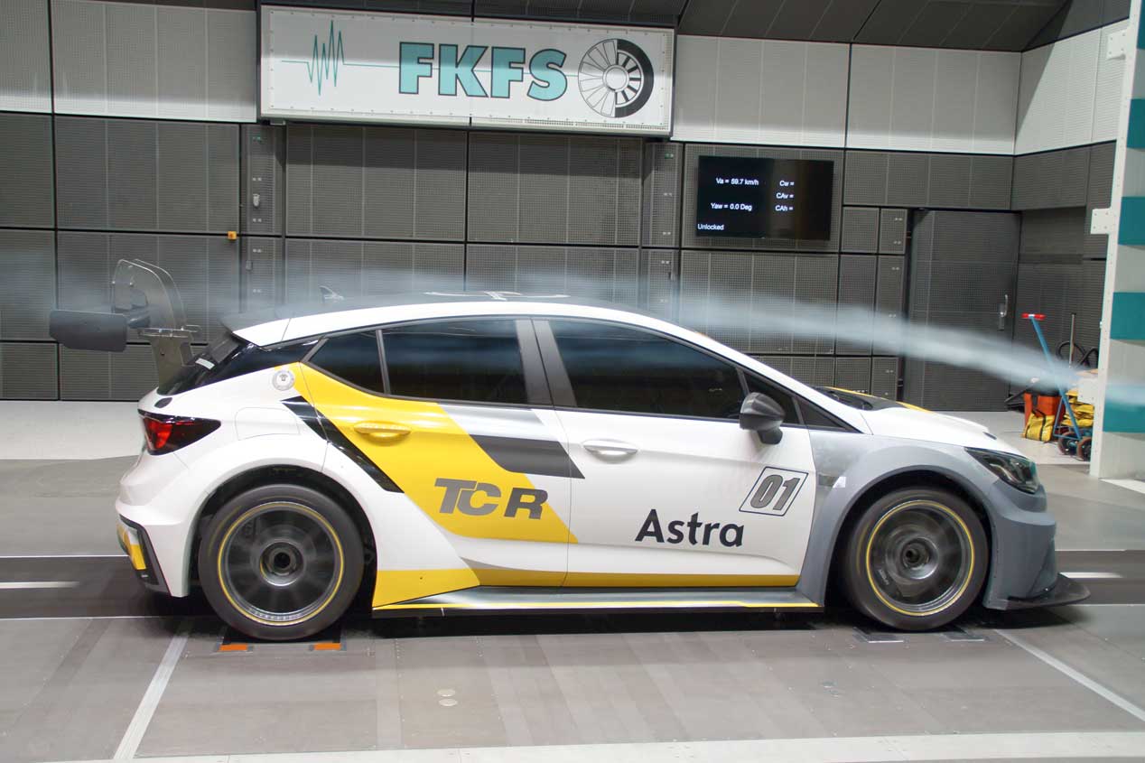 Opel Astra TCR: al volante del Astra más bestia