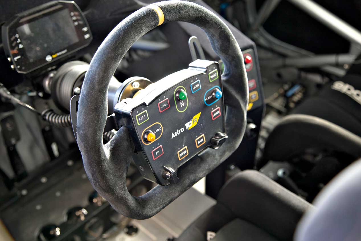 Opel Astra TCR: al volante del Astra más bestia