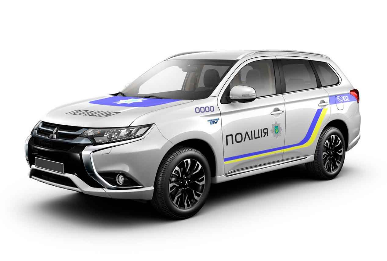 La policía ucraniana comenzará a patrullar en el Mitsubishi Outlander PHEV