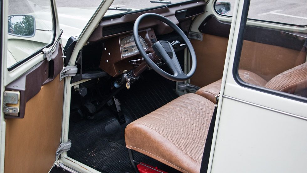 Citroën 2CV: las fotos de un coche clásico eterno