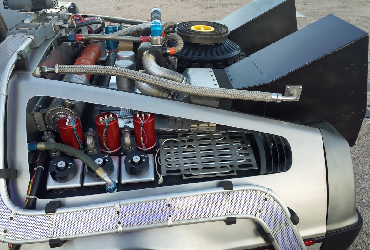 Ya a la venta en Ebay la réplica exacta del DeLorean de Regreso al Futuro