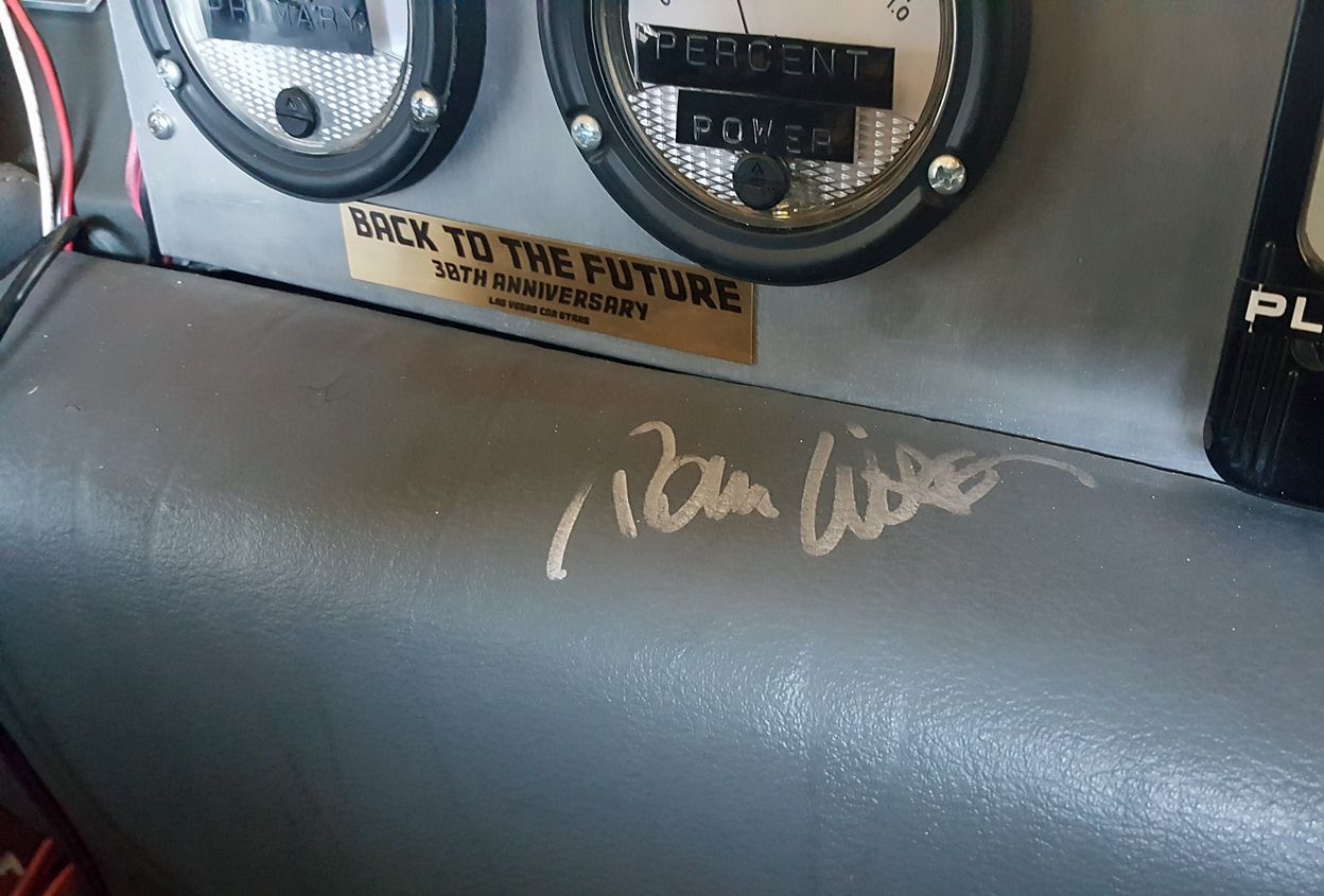 Ya a la venta en Ebay la réplica exacta del DeLorean de Regreso al Futuro