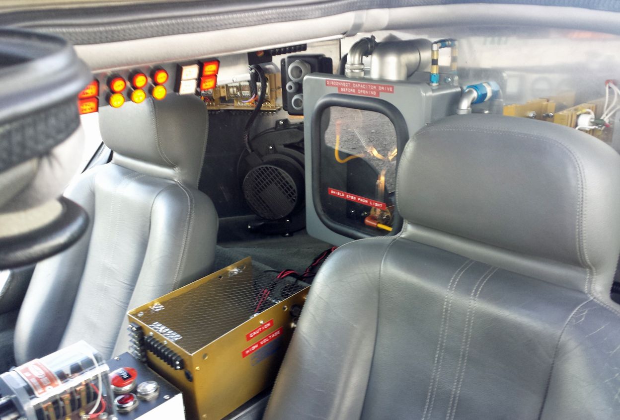 Ya a la venta en Ebay la réplica exacta del DeLorean de Regreso al Futuro
