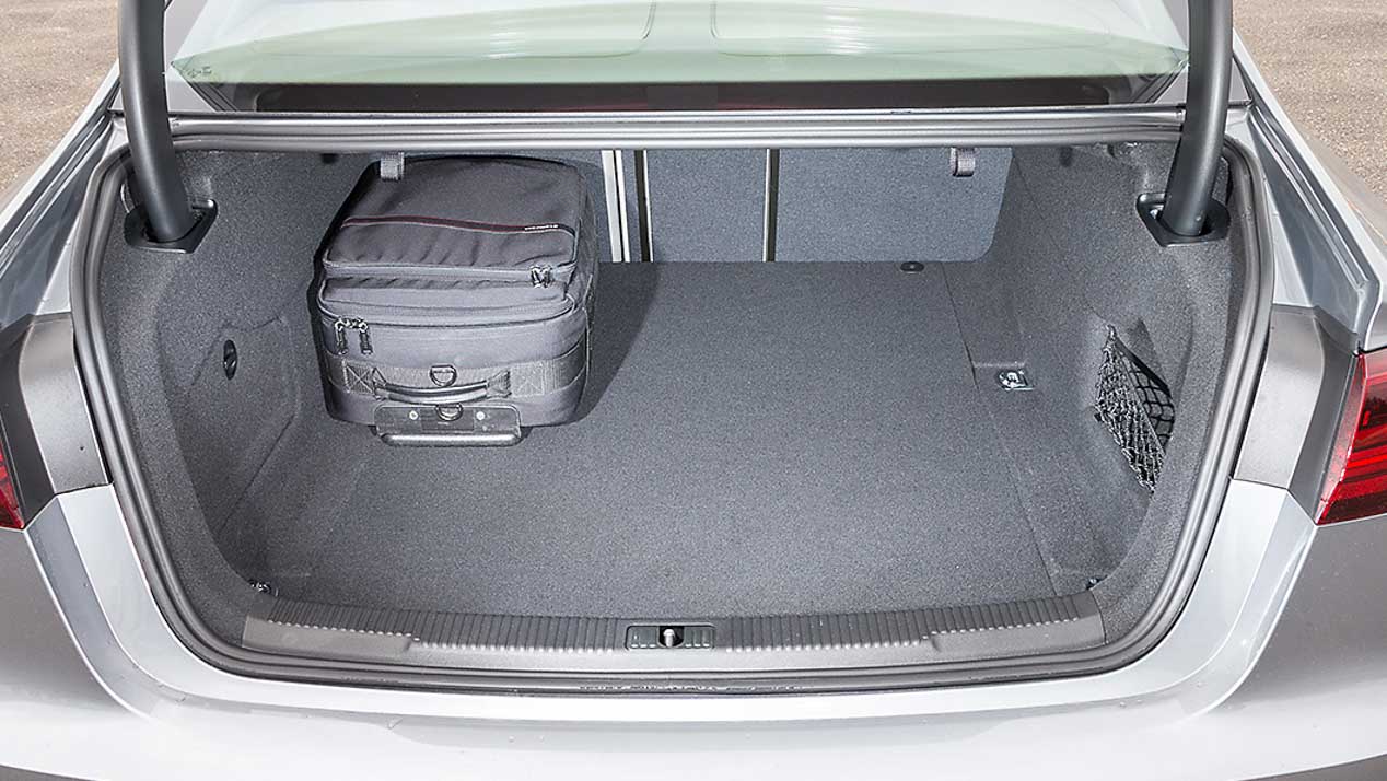 Comparativa: Audi A6 2.0 TDI, Mercedes E 220 D y BMW 520d