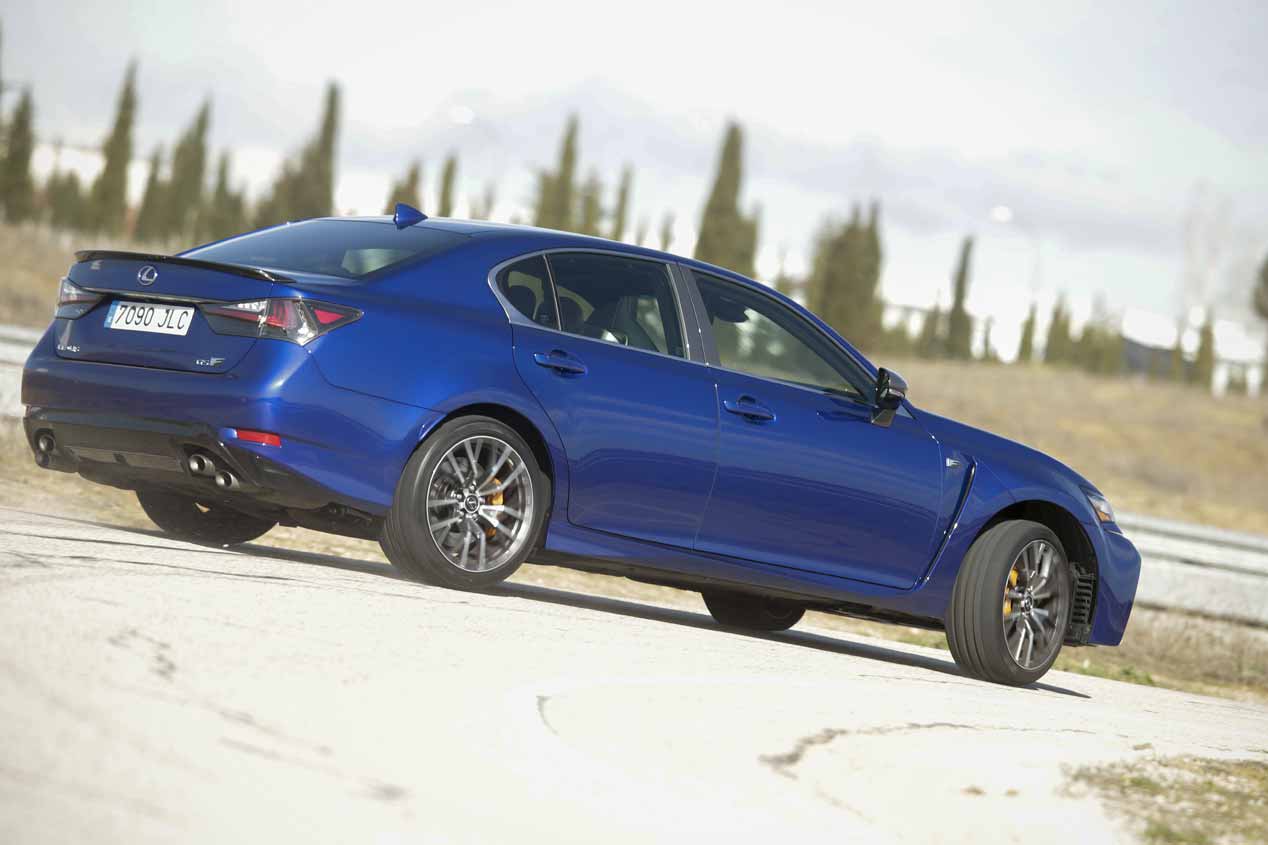BMW M5 y Lexus GS F, a prueba