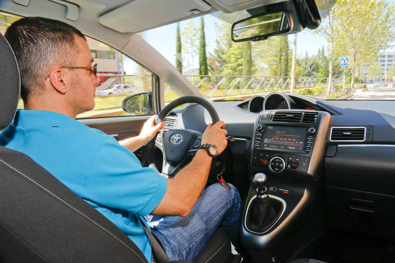BMW 216d Gran Tourer y Toyota Verso 115D, en busca del mejor familiar