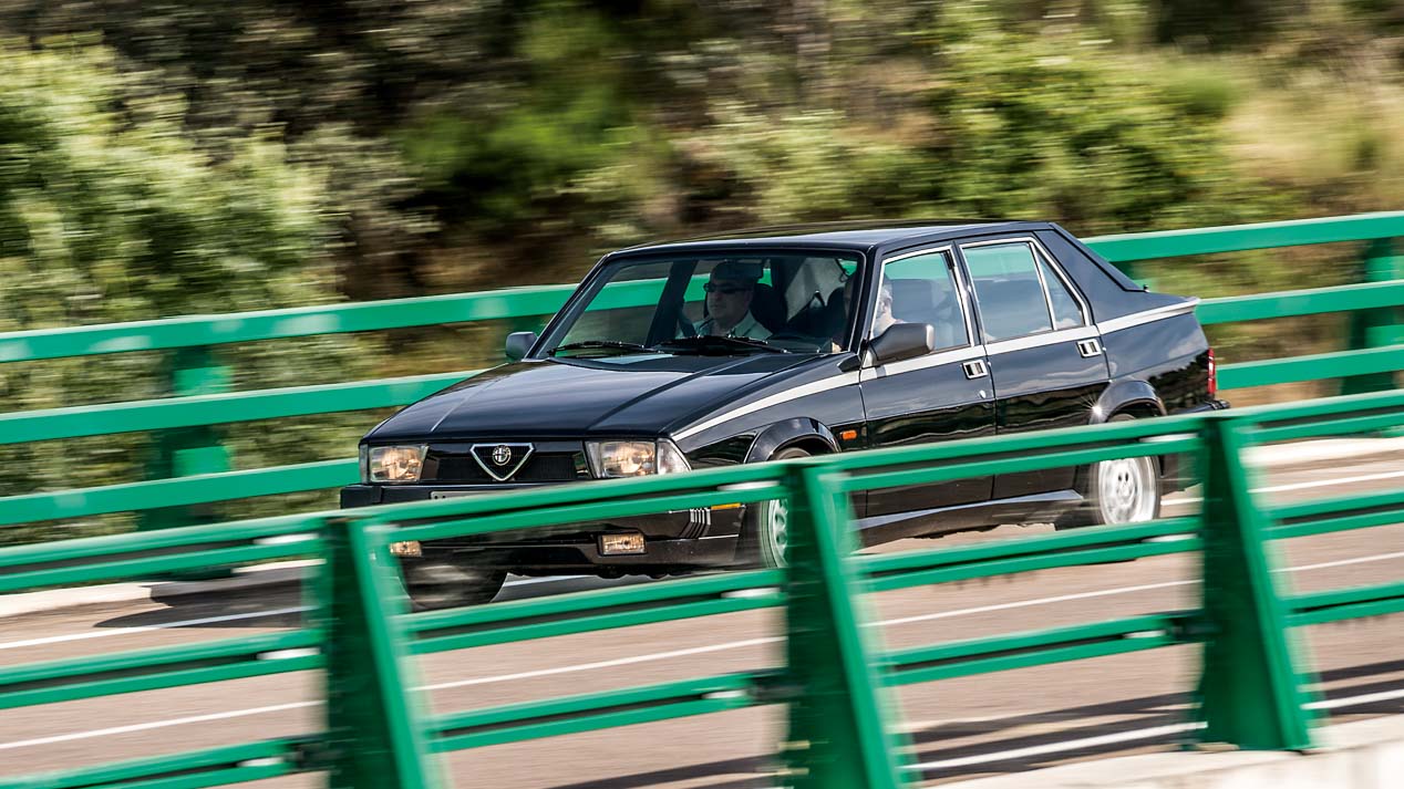 Alfa Romeo 75 V6 QV, un clásico inolvidable