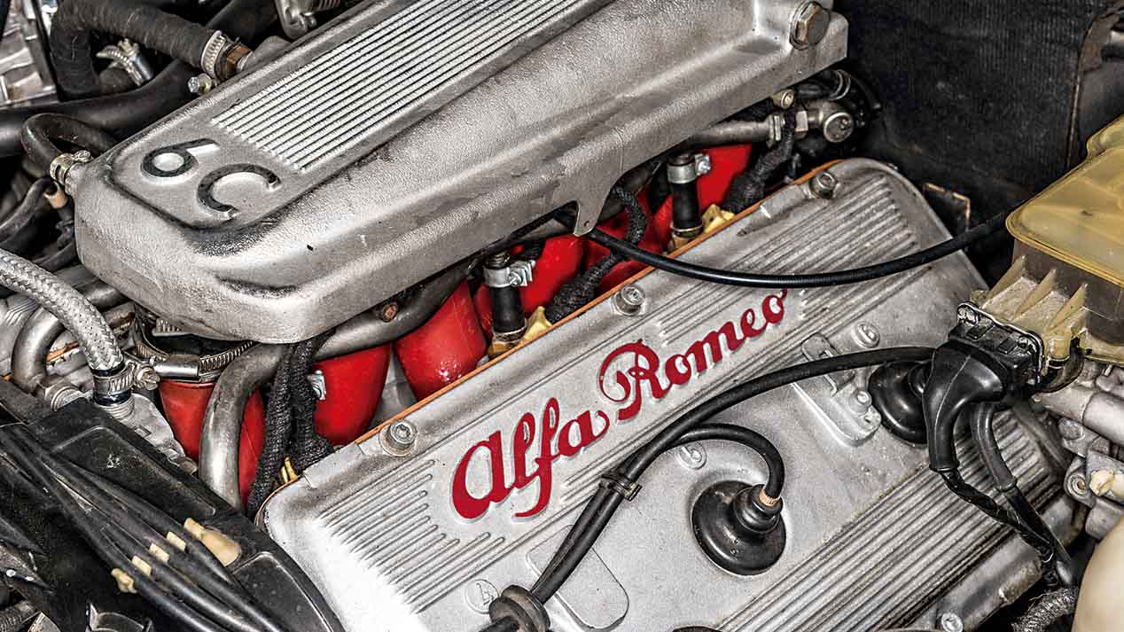 Alfa Romeo 75 V6 QV, un clásico inolvidable