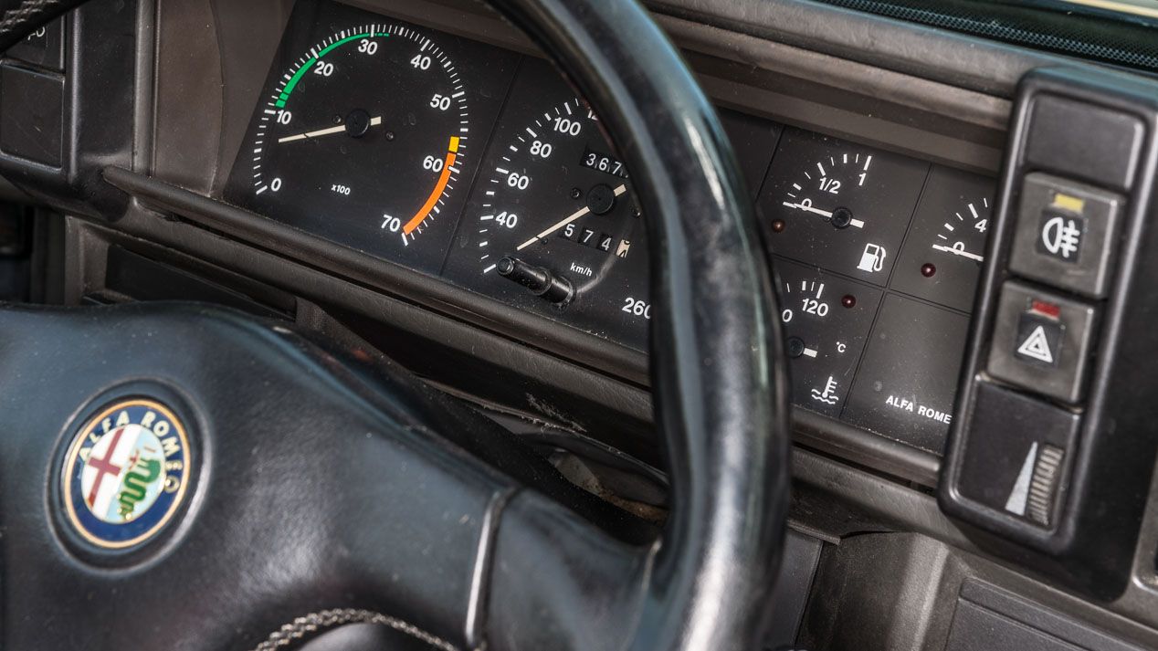 Alfa Romeo 75 V6 QV, un clásico inolvidable