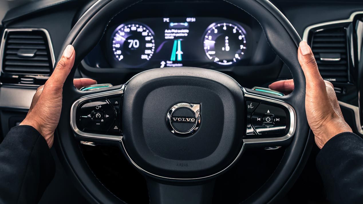 Volvo y Uber se alían para desarrollar coches de conducción autónoma