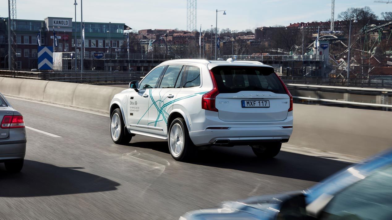Volvo y Uber se alían para desarrollar coches de conducción autónoma
