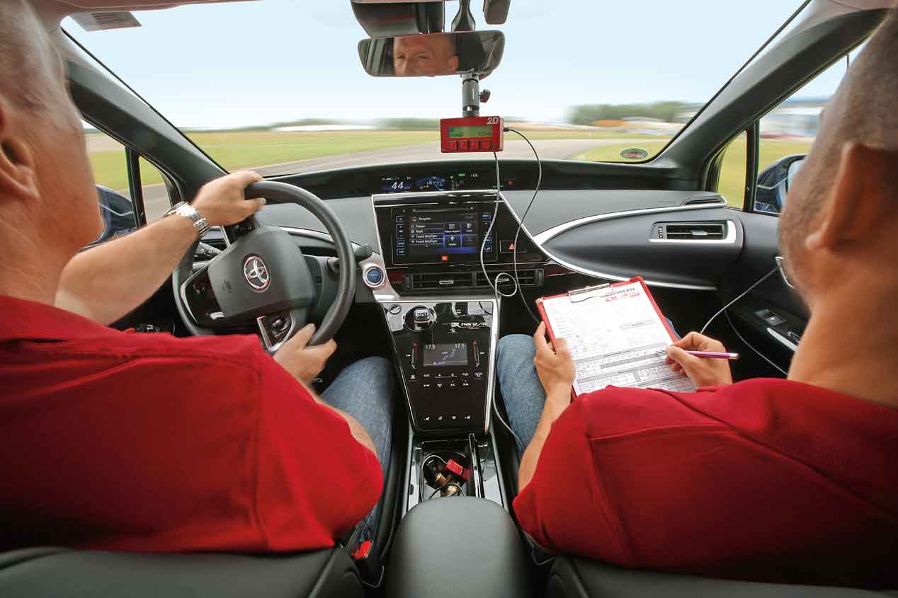 Toyota Mirai, así se conduce un coche de hidrógeno