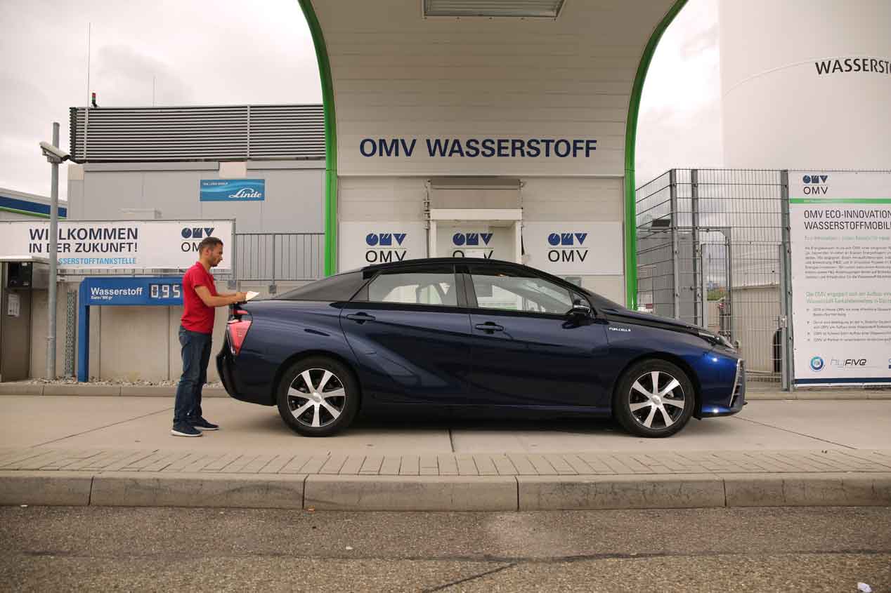 Toyota Mirai, así se conduce un coche de hidrógeno